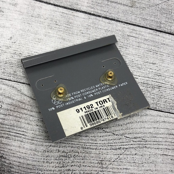 Vintage Liz Claiborne Statement Crest earrings - Picture 2 of 4